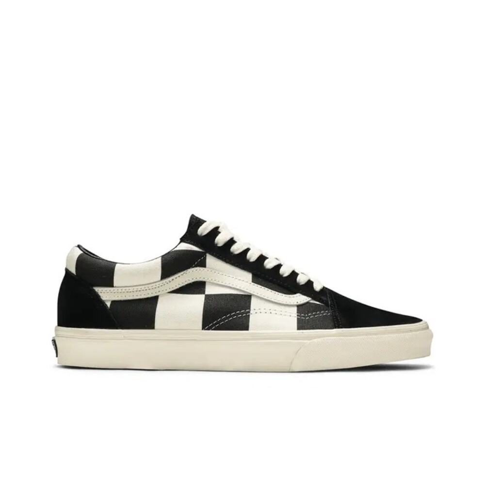 NWT! Vans (11) Oversize Checkerboard in Black & White- Skateboard, Street Style